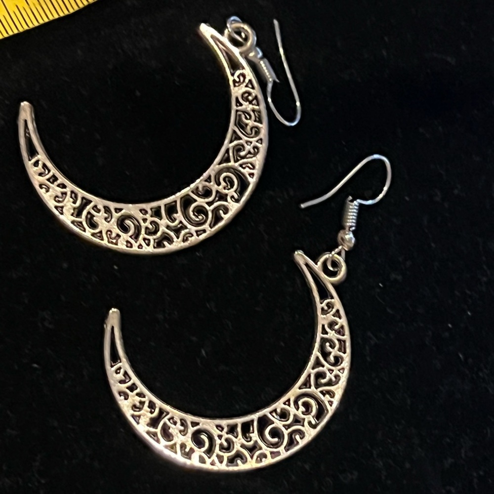 BOHO Silver Crescent Moon Earrings Filigree Hypoallergenic Fishhook Post NWT